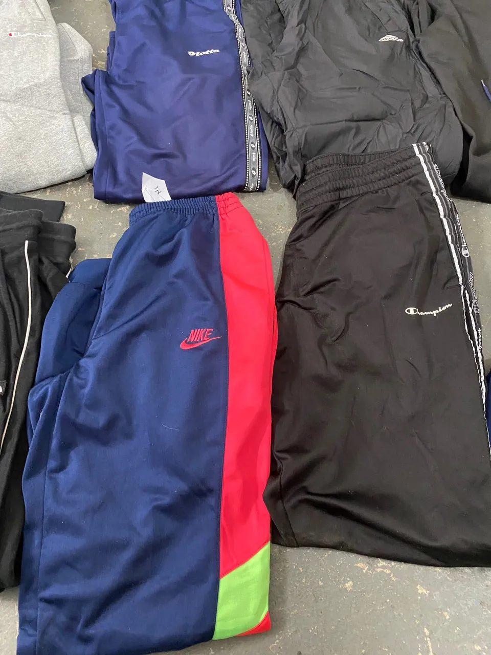 31 pc branded sport pant mix