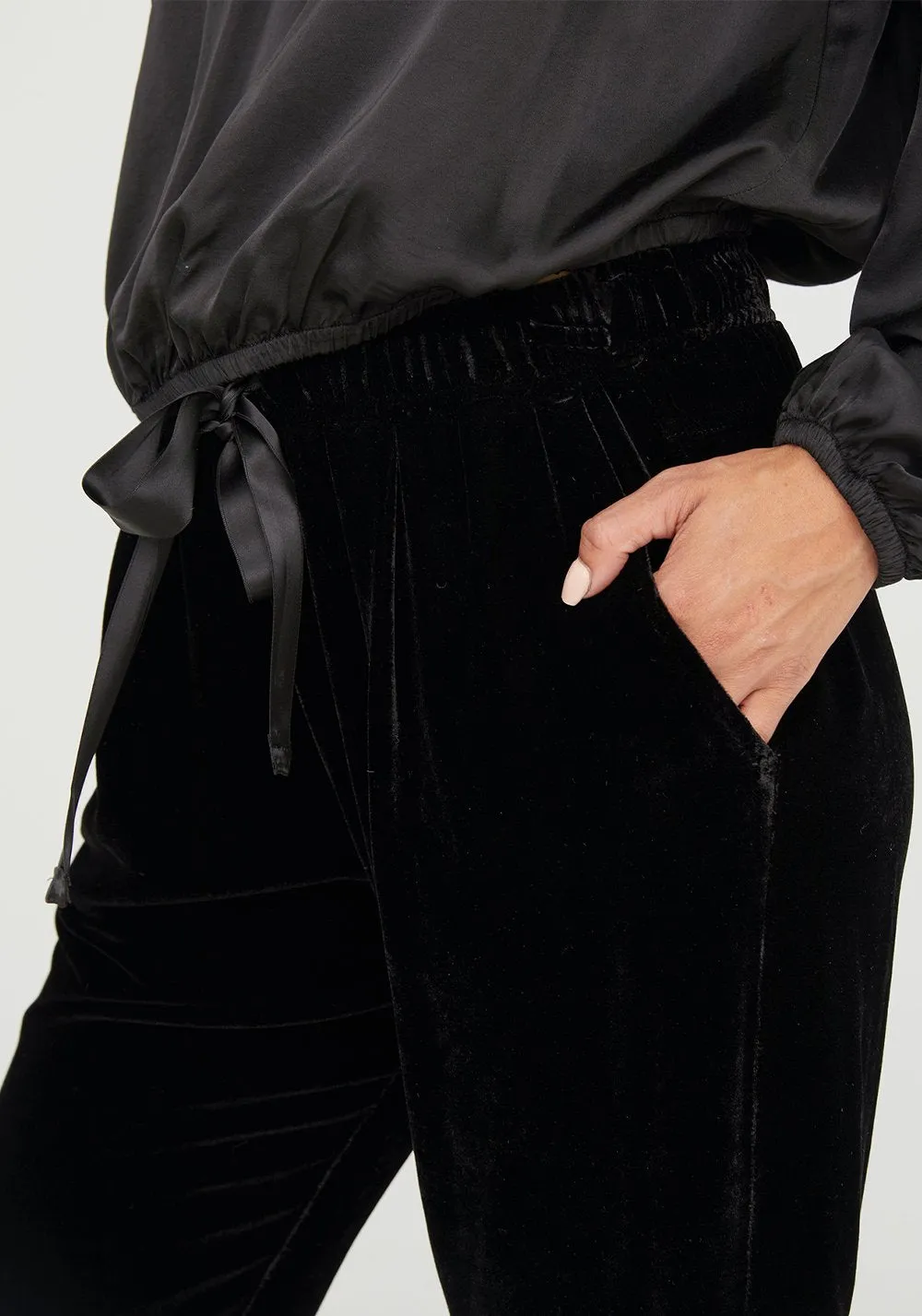 Bella Dahl - Pleat Front Jogger Pant in Black