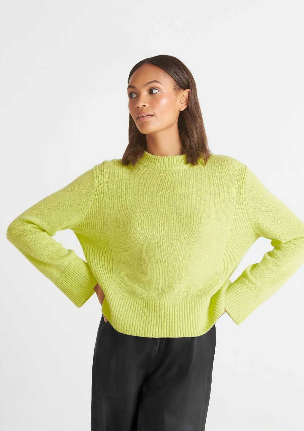 Cropped Cashmere Sweatshirt in Lime Green