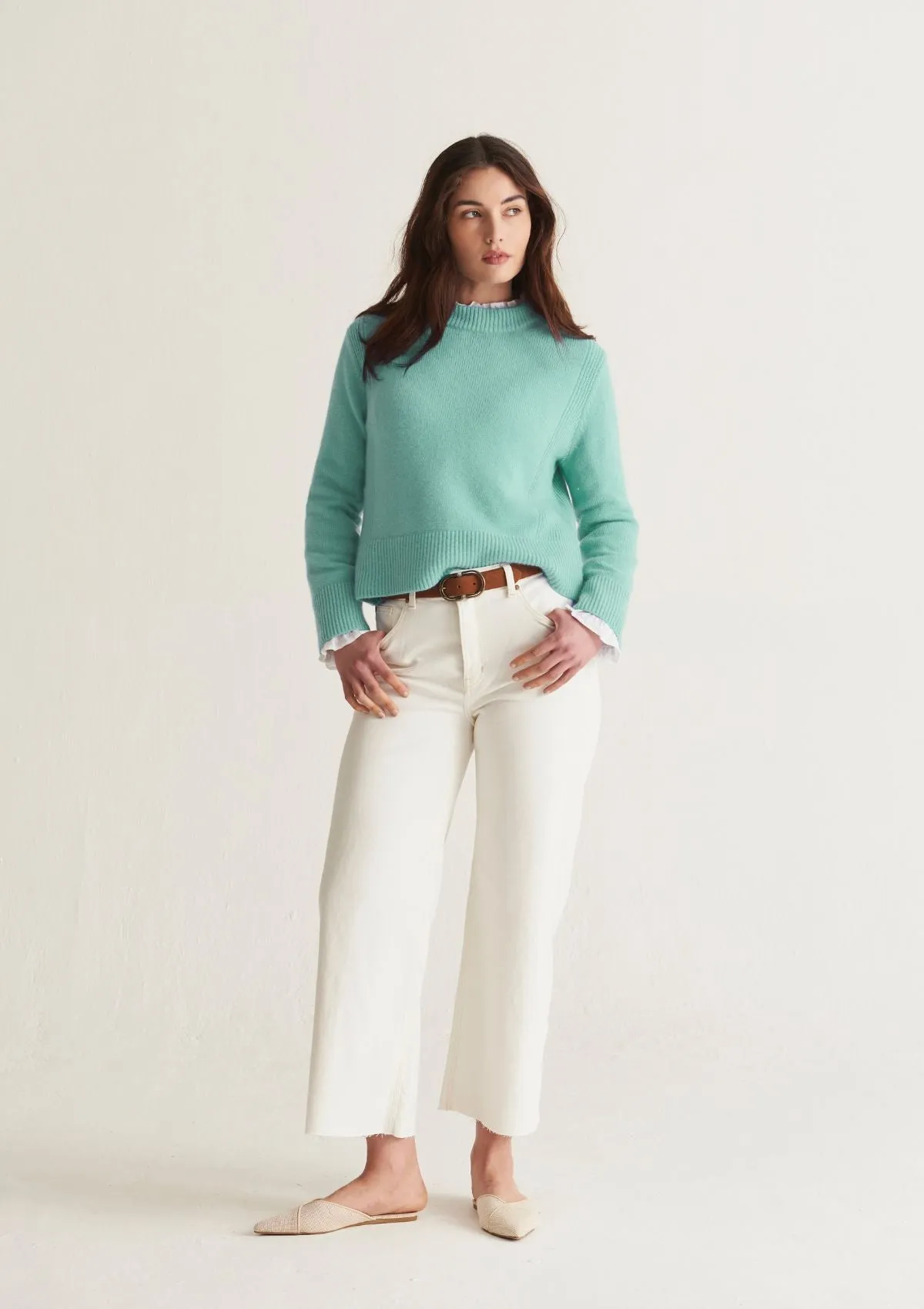 Cropped Cashmere Sweatshirt in Mint Green