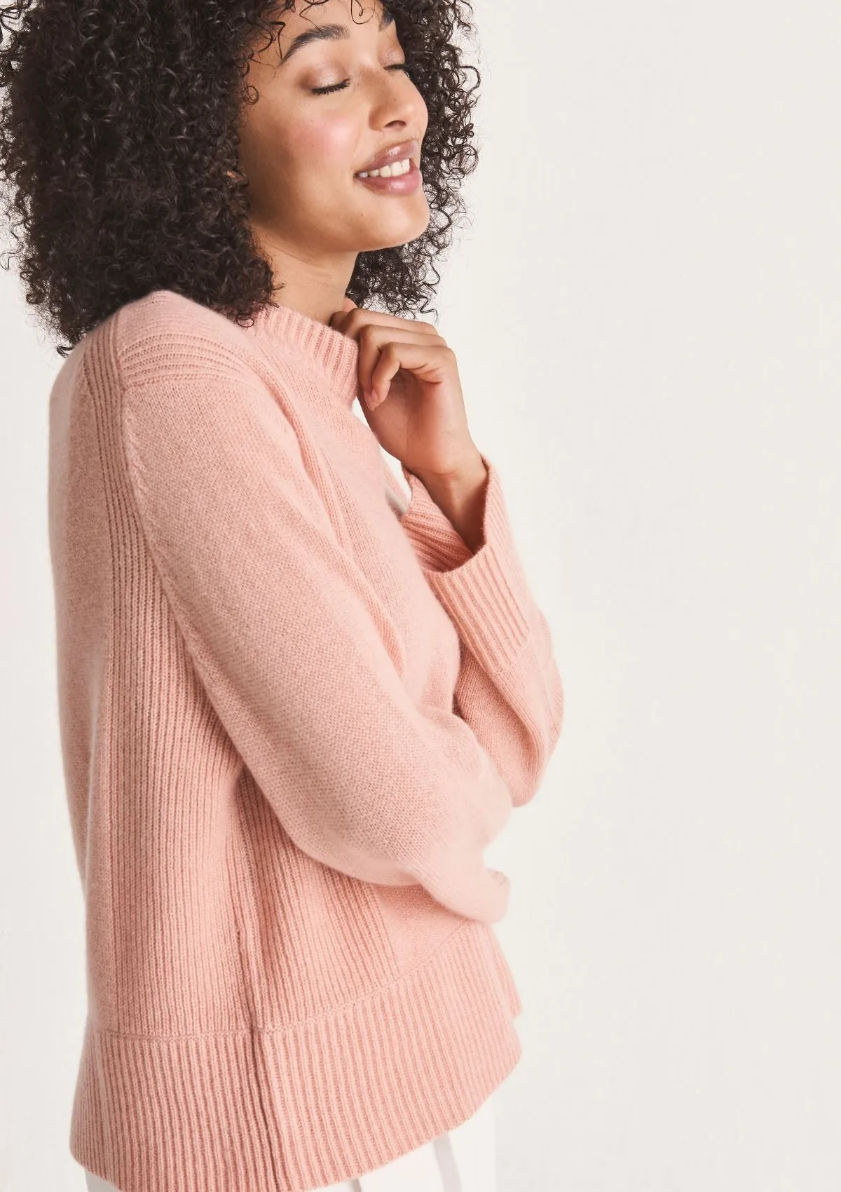 Cropped Cashmere Sweatshirt in Peachy