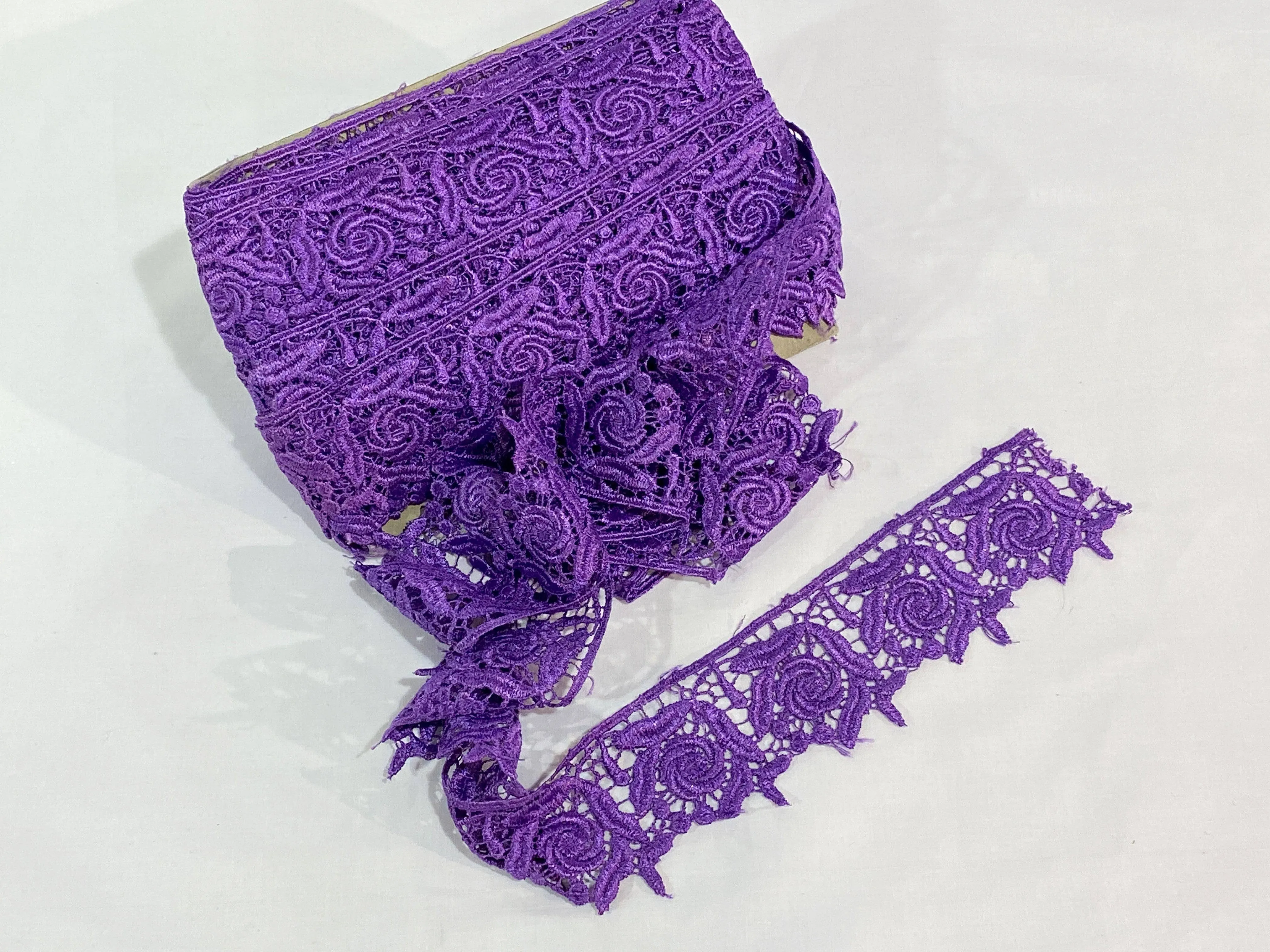 Guipure Lace Trim - Classic Rose