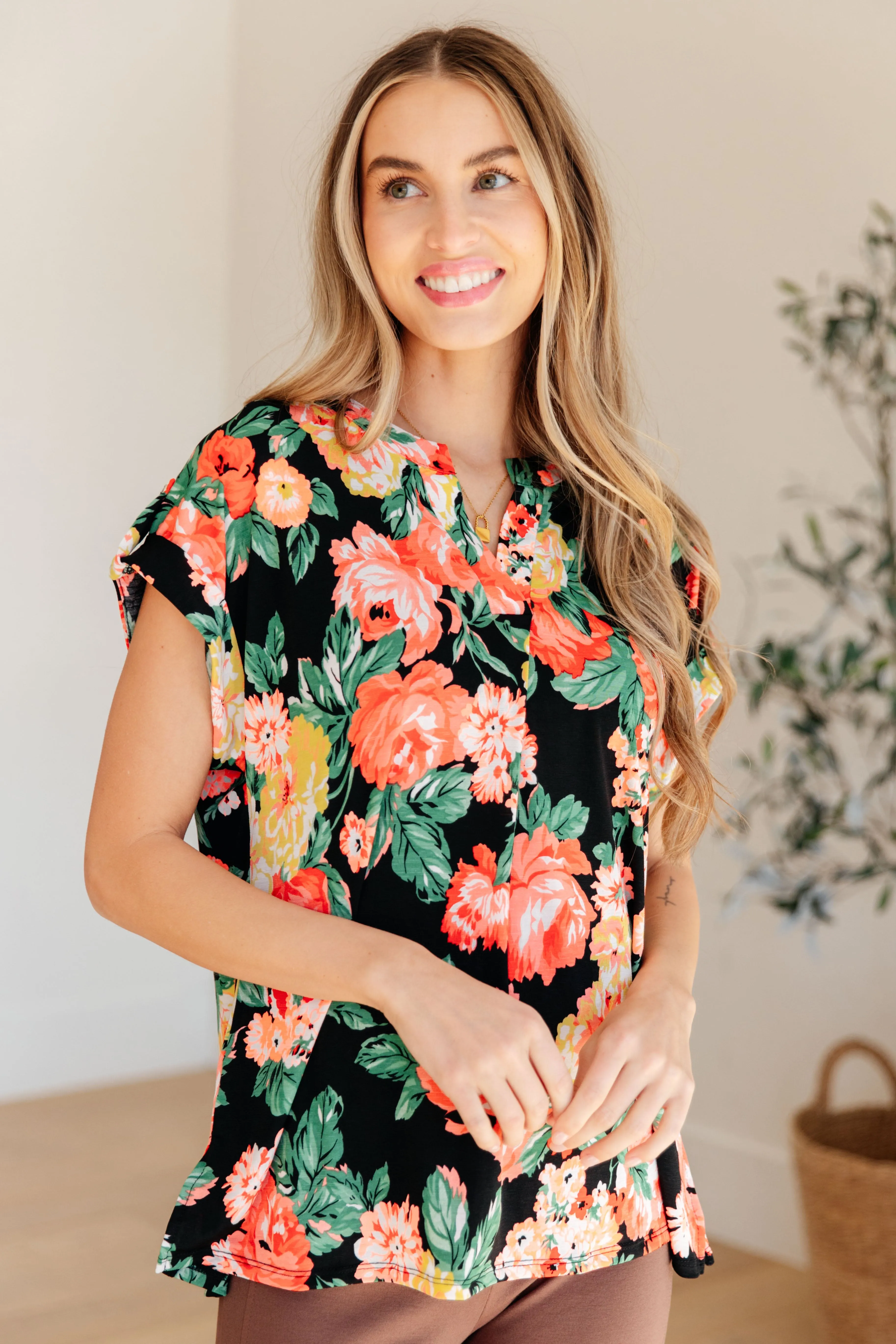 Lizzy Cap Sleeve Top in Black Garden Floral - Dear Scarlett