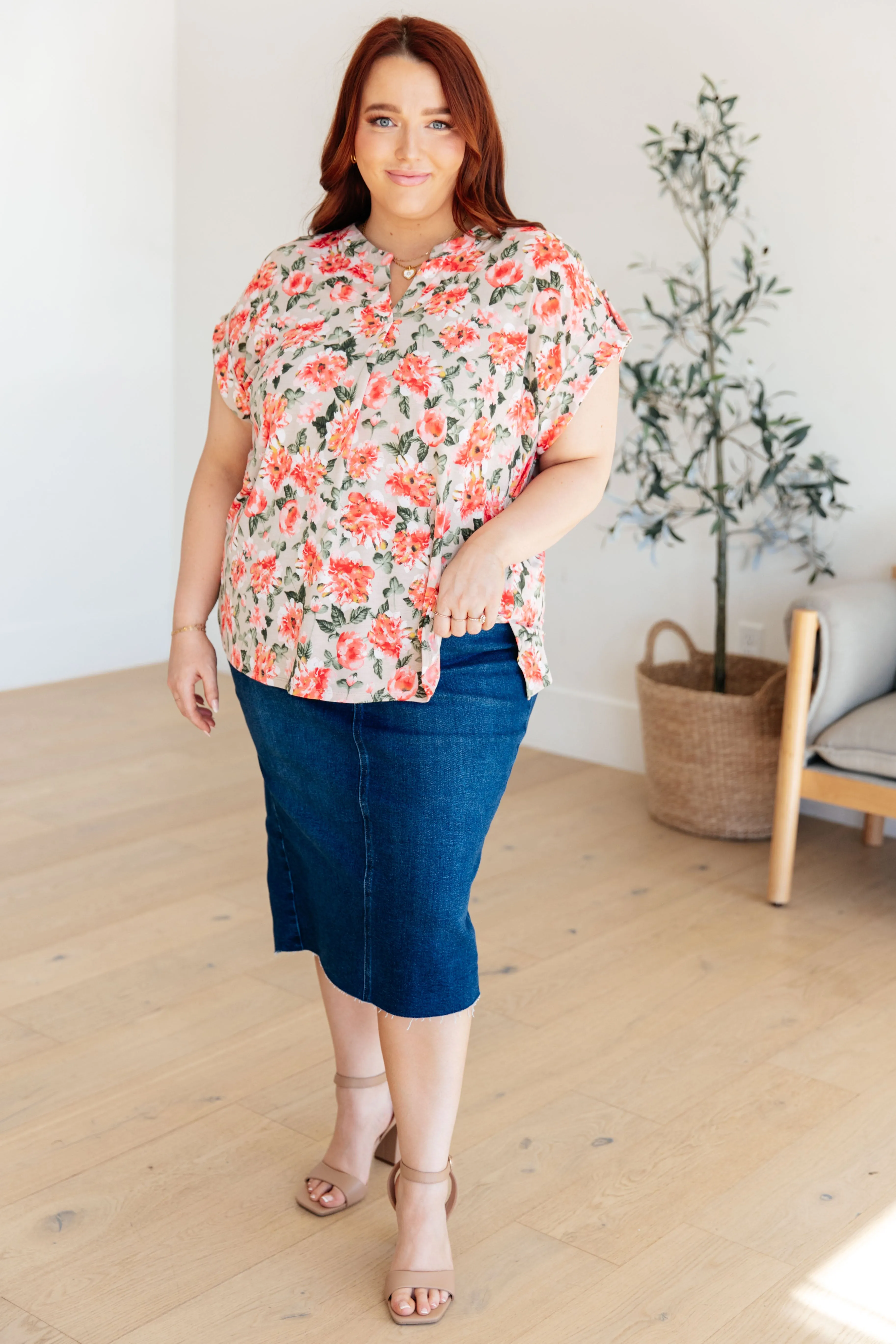 Lizzy Cap Sleeve Top in Coral and Beige Floral - Dear Scarlett