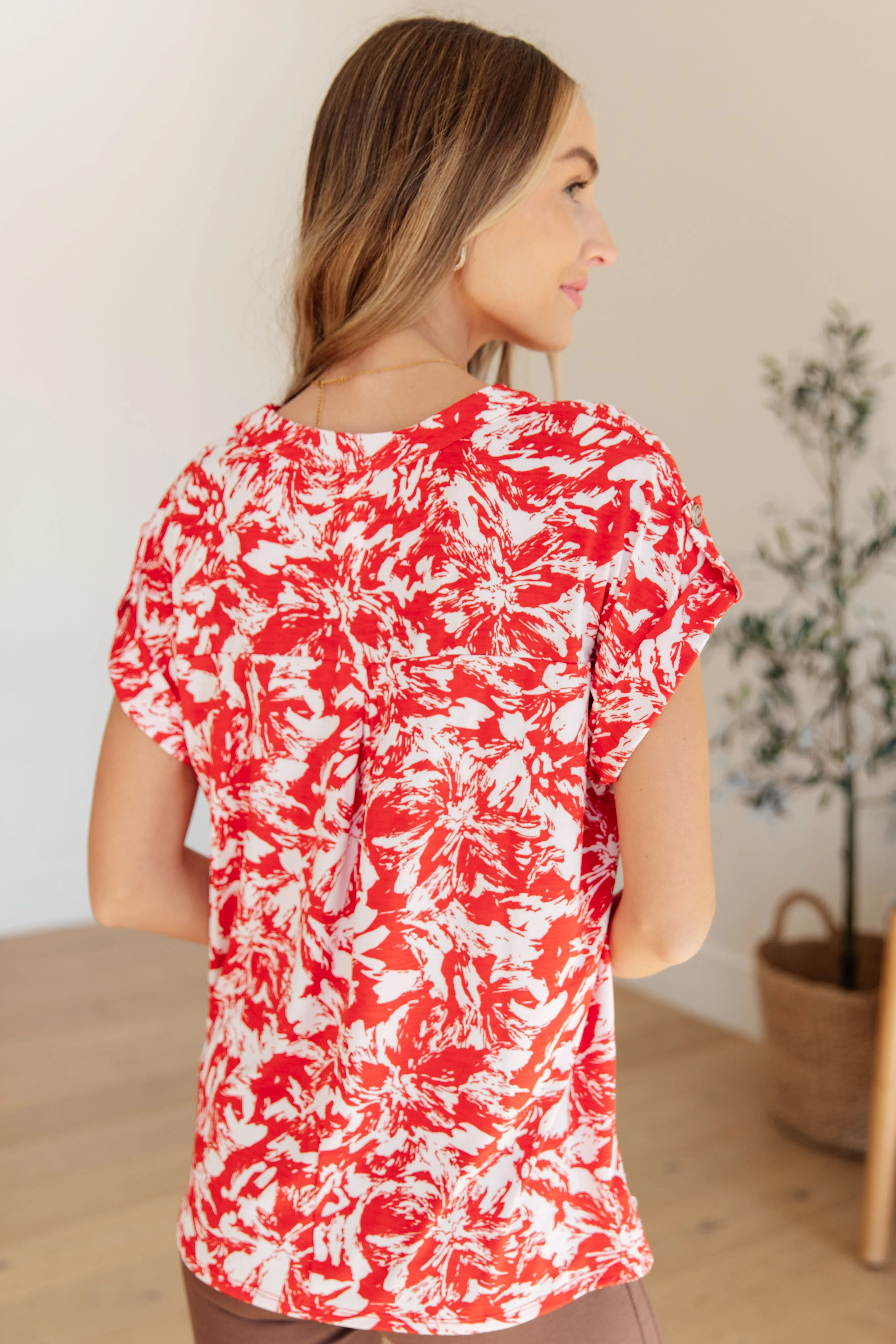 Lizzy Cap Sleeve Top in Red Floral - Dear Scarlett