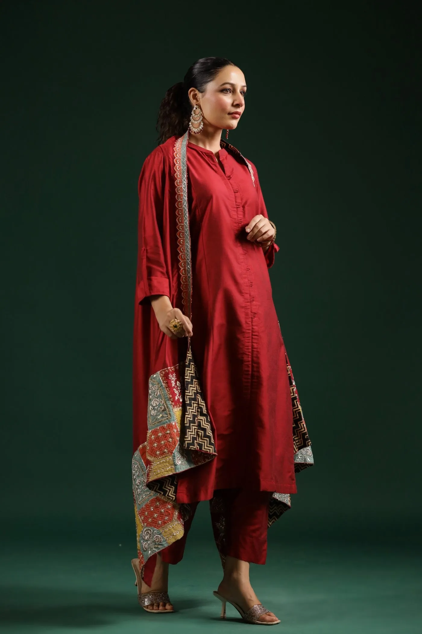 Marron Ethnical Embroidered Dola Silk Cape Set