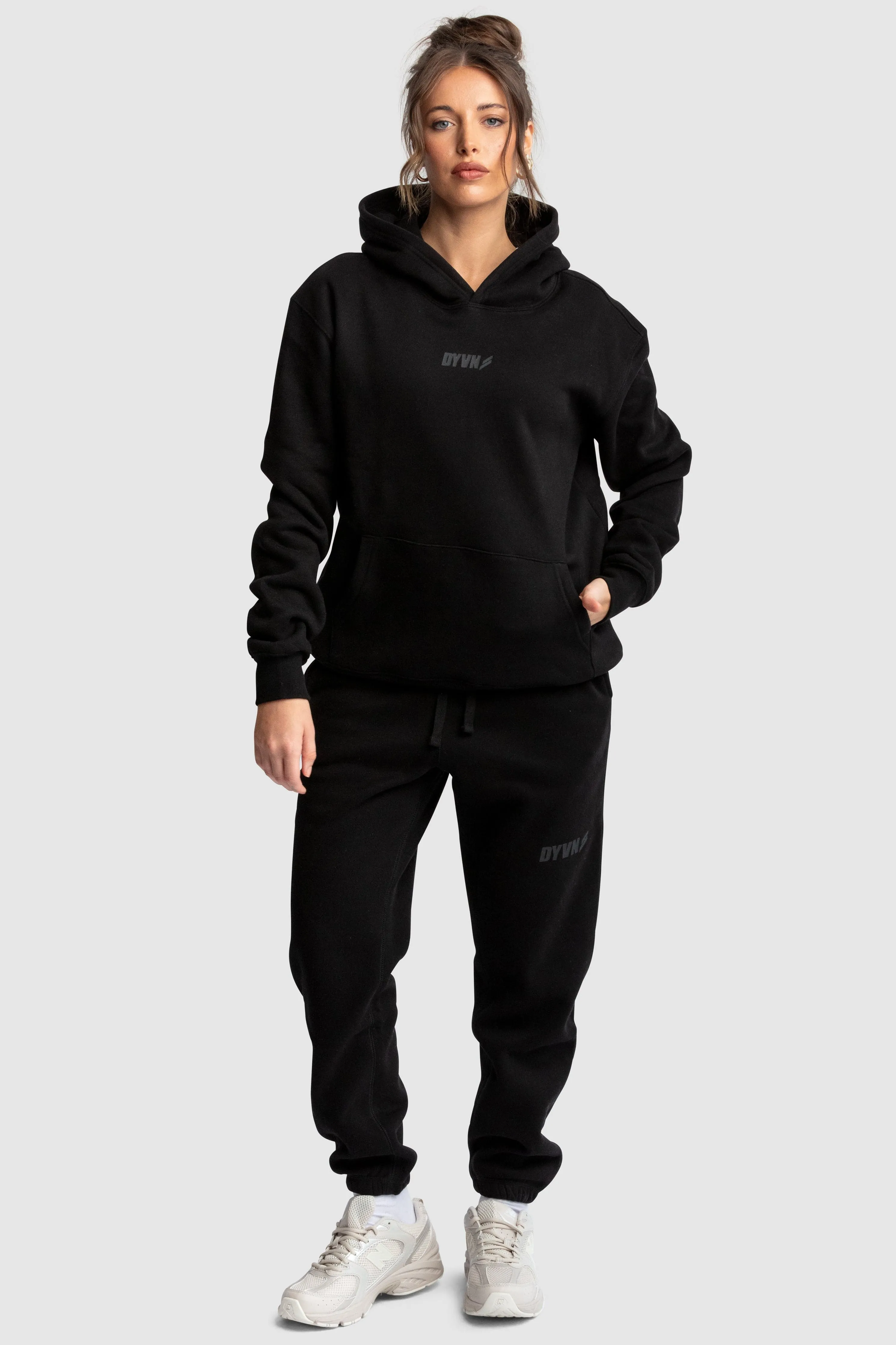 Men's DYVN Relaxed Fit Sweats - Black