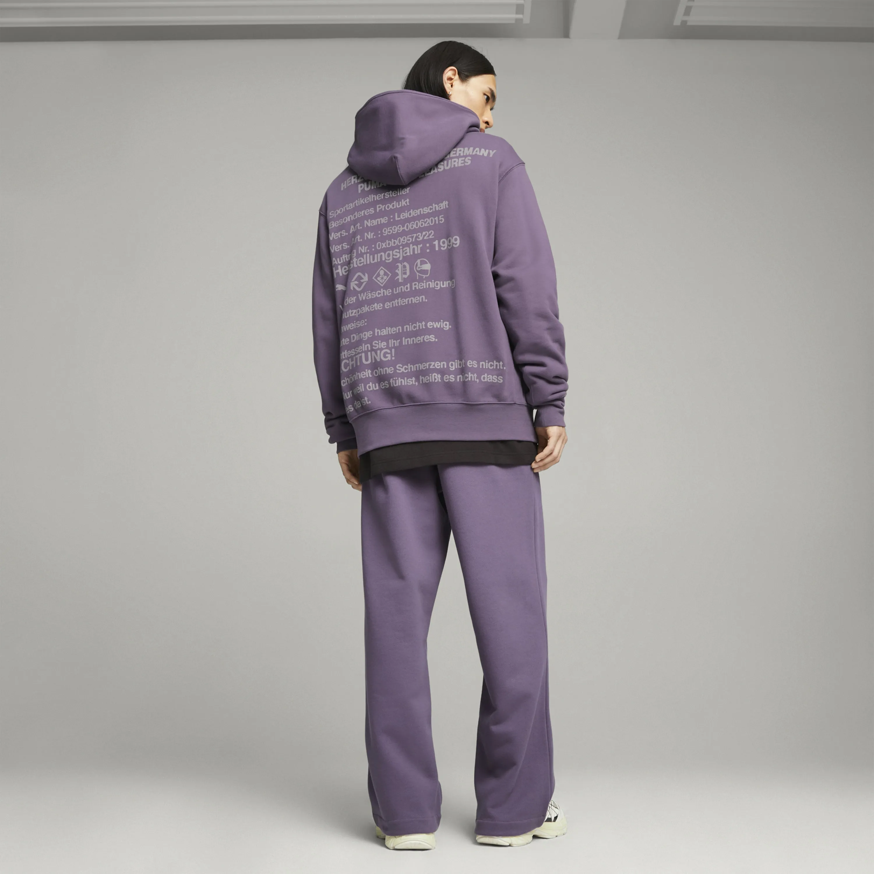 PUMA X PLEASURES SWEATPANTS