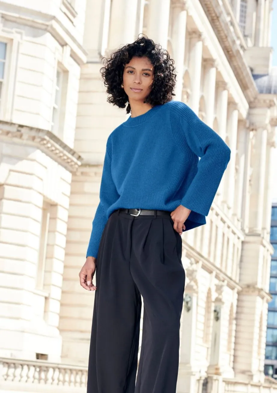 Ribbed Detail Lofty Crew Sweatshirt in Lake Blue